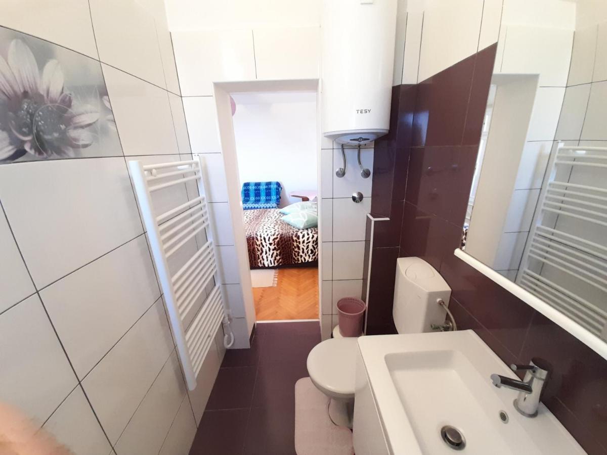 Perica Apartment And Perica Room With Separate Entrance Zadar Eksteriør bilde